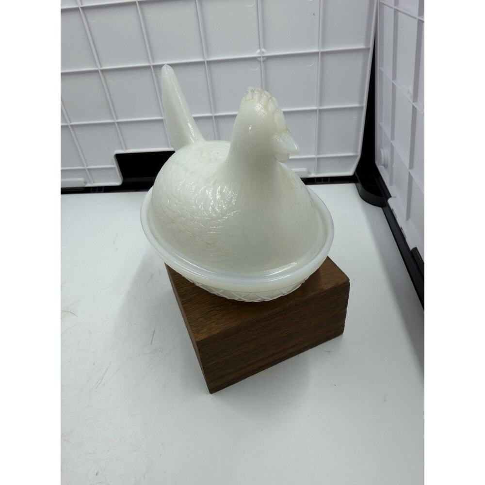 Vintage 4" Opalescent Milk Glass Hen on Nest Mini Dish 1940s HON Hazel Atlas? - Picture 9 of 10